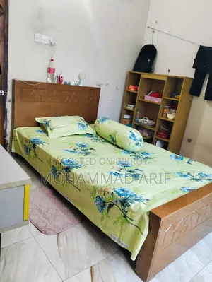 বুক শেলফ