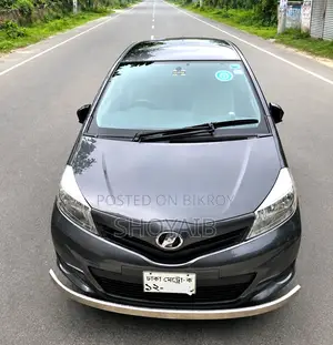 Toyota Vitz 2012 Gray