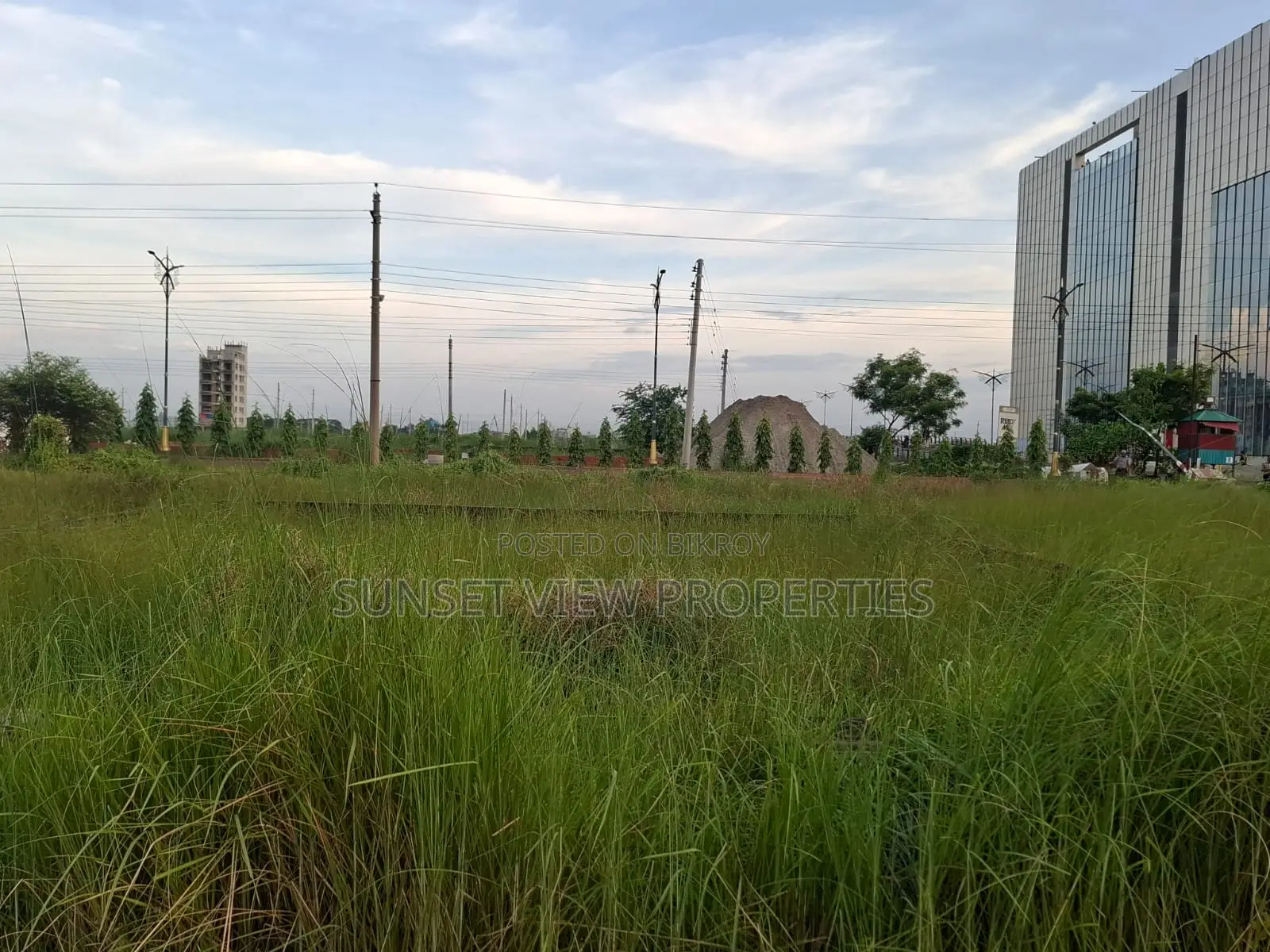 Block N || North Face || Corner 3rd Plot || Urgent Sell