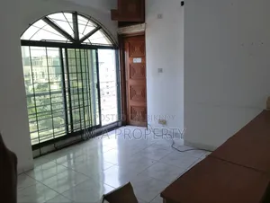 গুলশান ২ এ ভাড়ার জন্য কমার্শিয়াল অফিস ৪ রুমের অ্যাপার্টমেন্ট