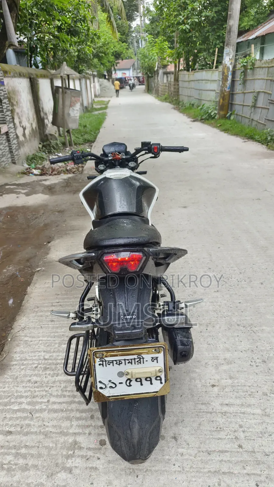 Hero Thriller 160R 2021 Black