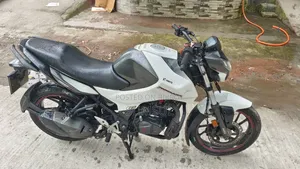 Hero Thriller 160R 2021 Black