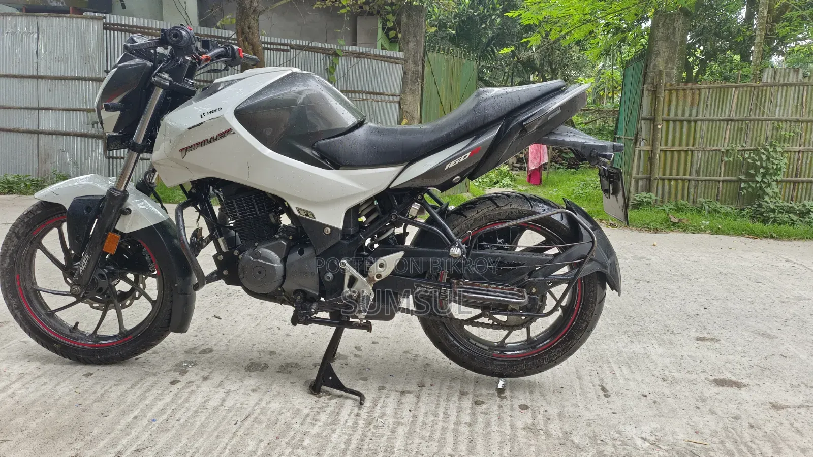 Hero Thriller 160R 2021 Black