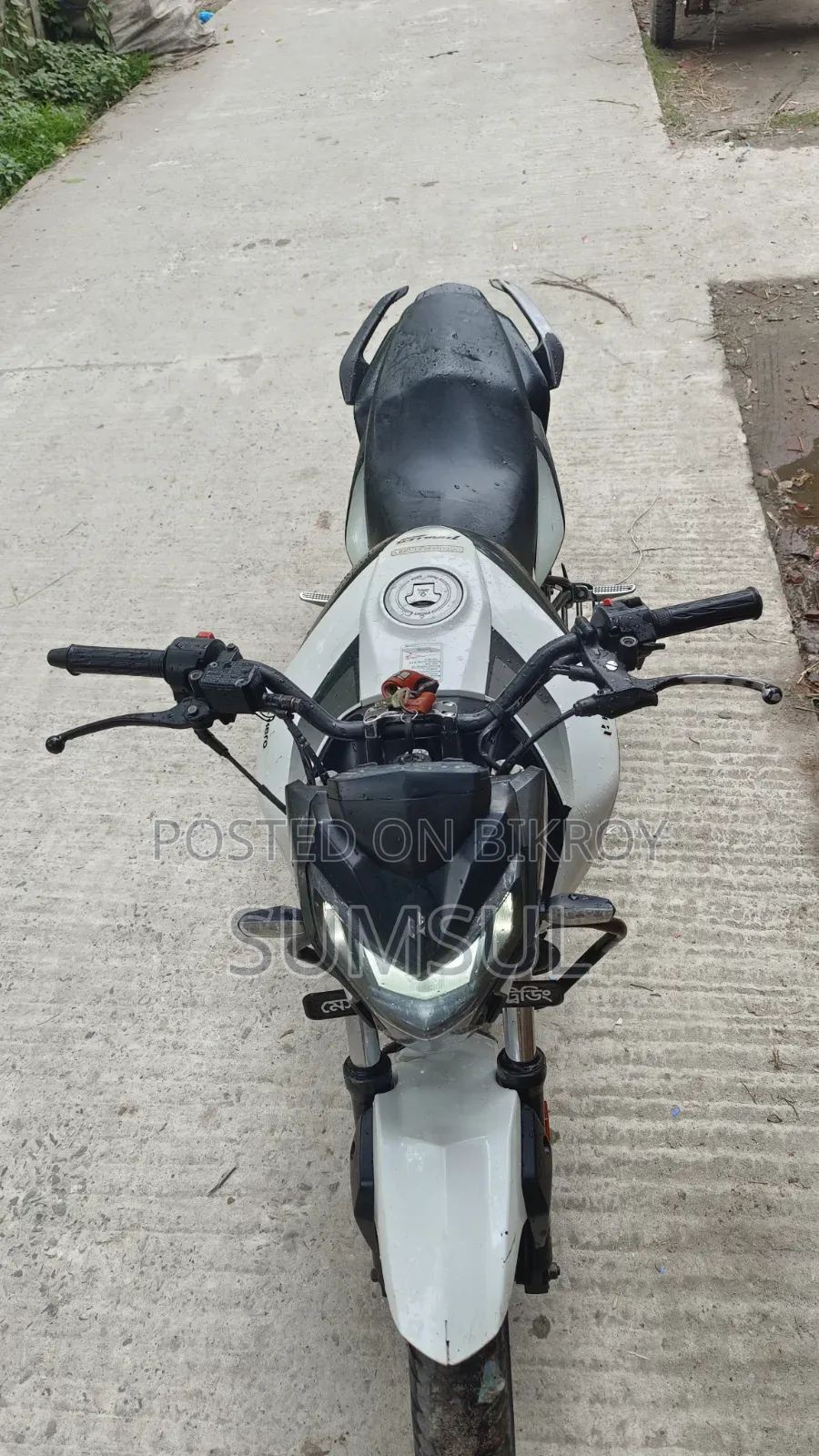Hero Thriller 160R 2021 Black