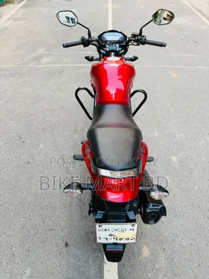 Honda CB 2015 Red