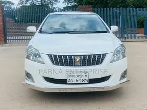টয়োটা প্রিমিও ২০১২ পার্ল