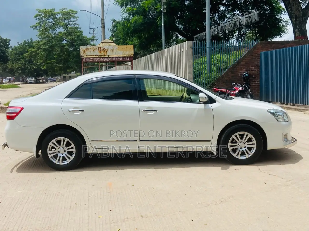 Toyota Premio 2012 Pearl