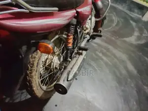 বাজাজ সিটি ১০০ ২০১৭ লাল