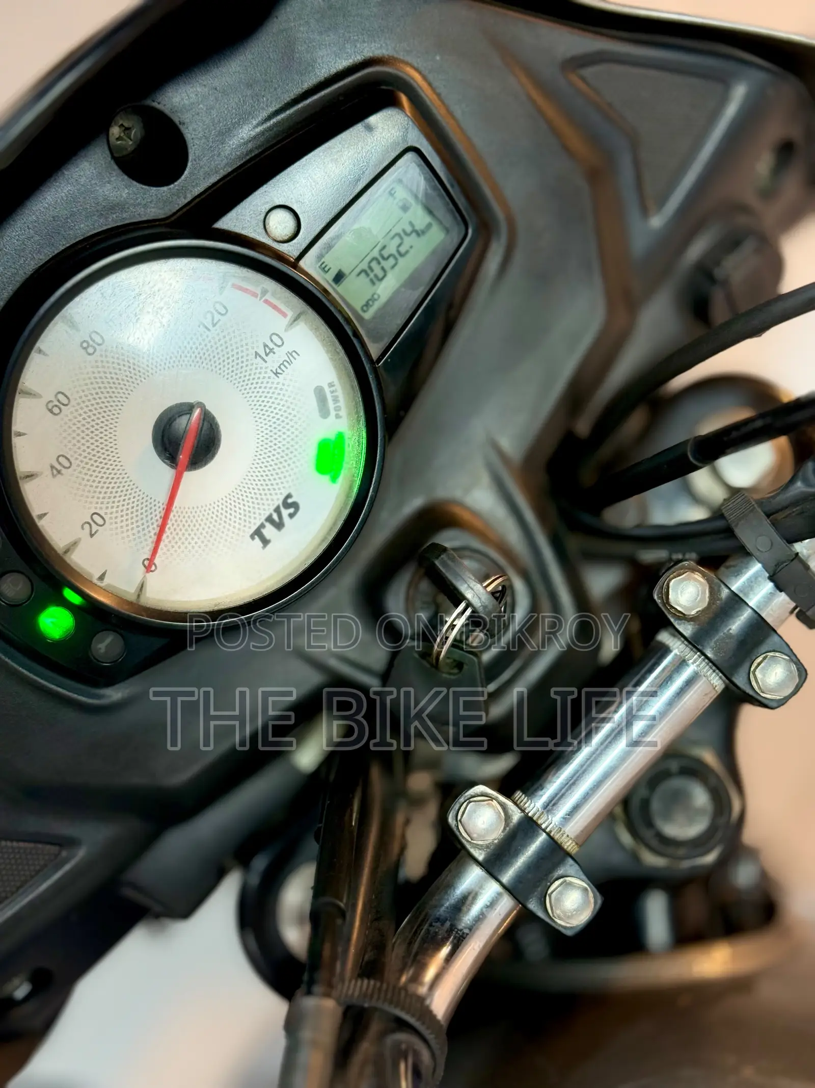 টিভিএস মেট্রো প্লাস ২০২৪ সিলভার