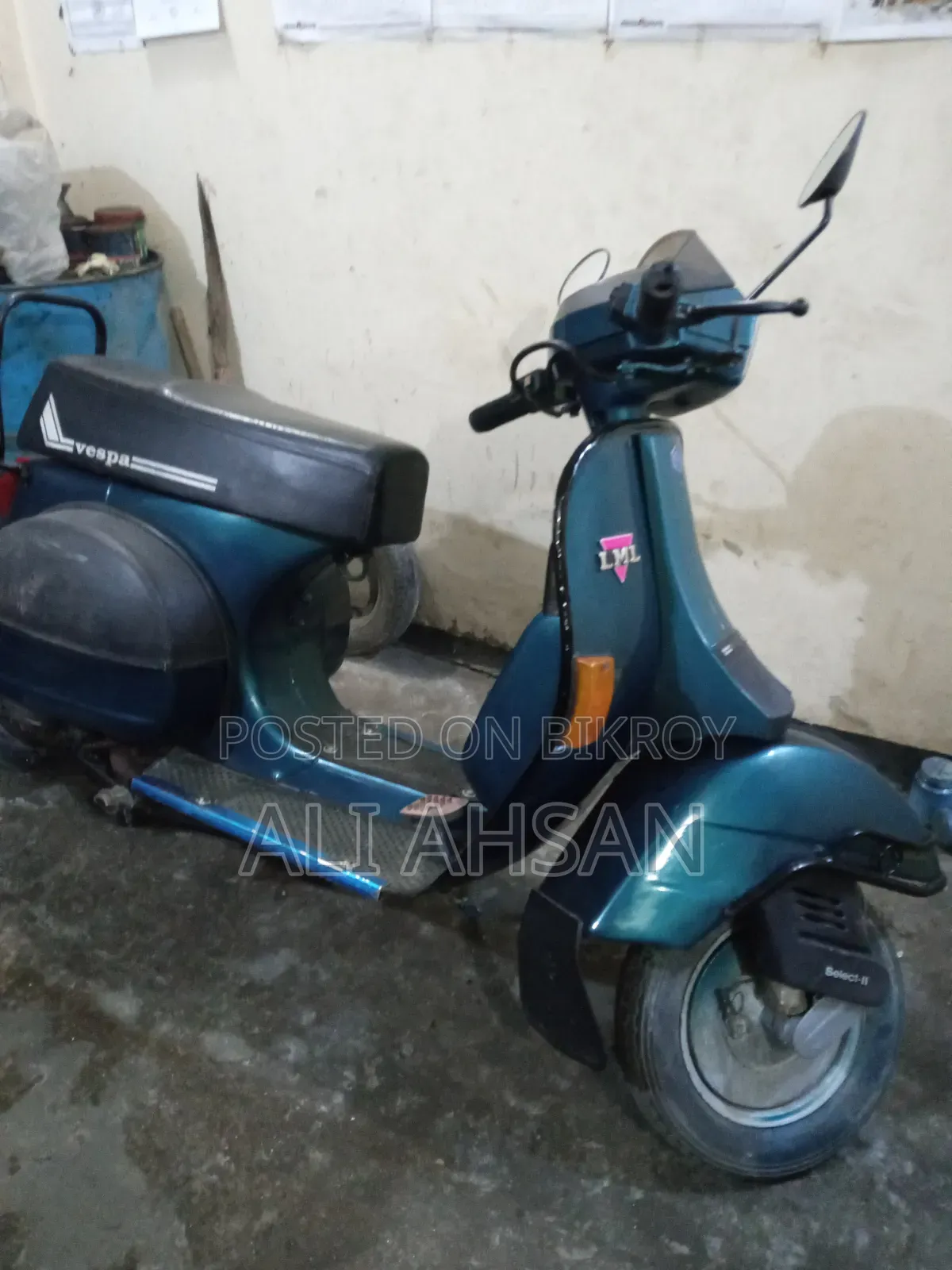 2000 Blue Vespa 150