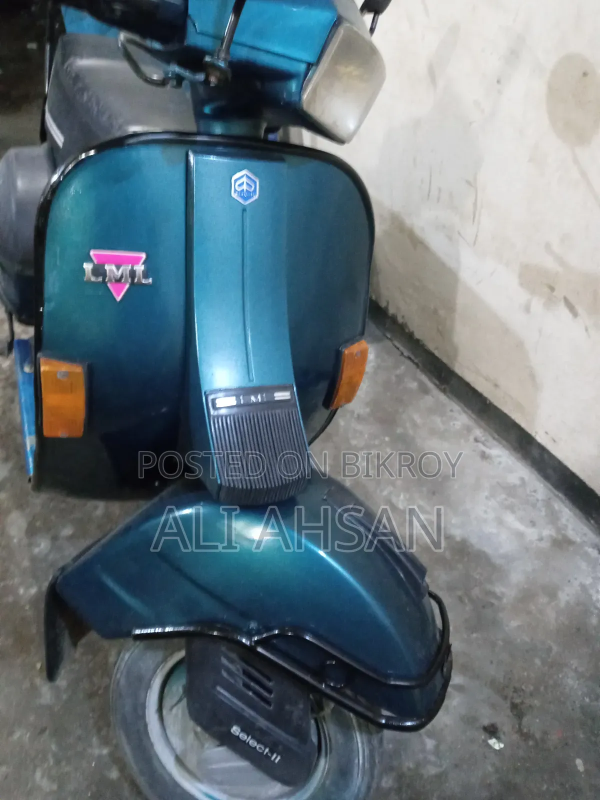 2000 Blue Vespa 150