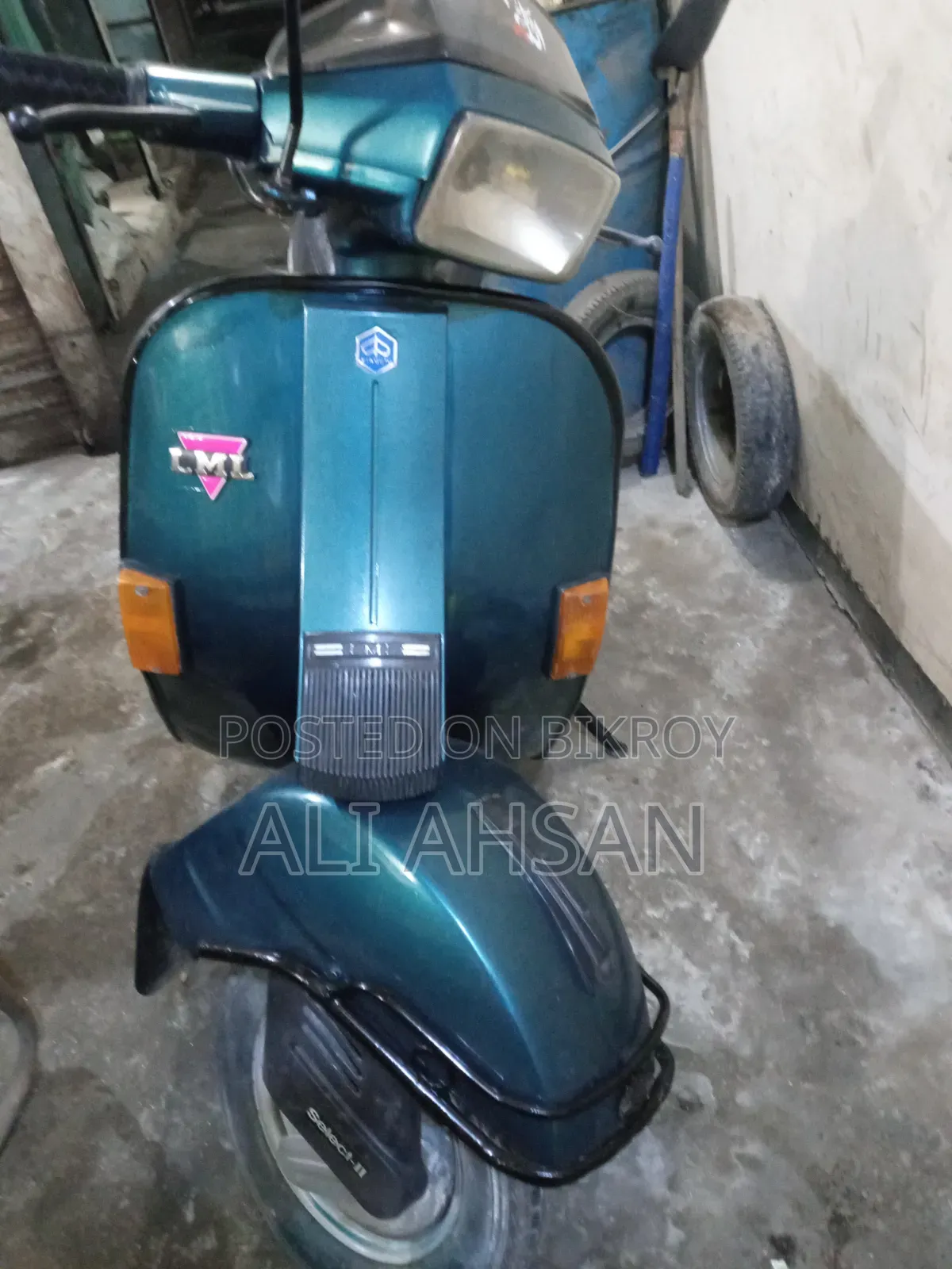 2000 Blue Vespa 150