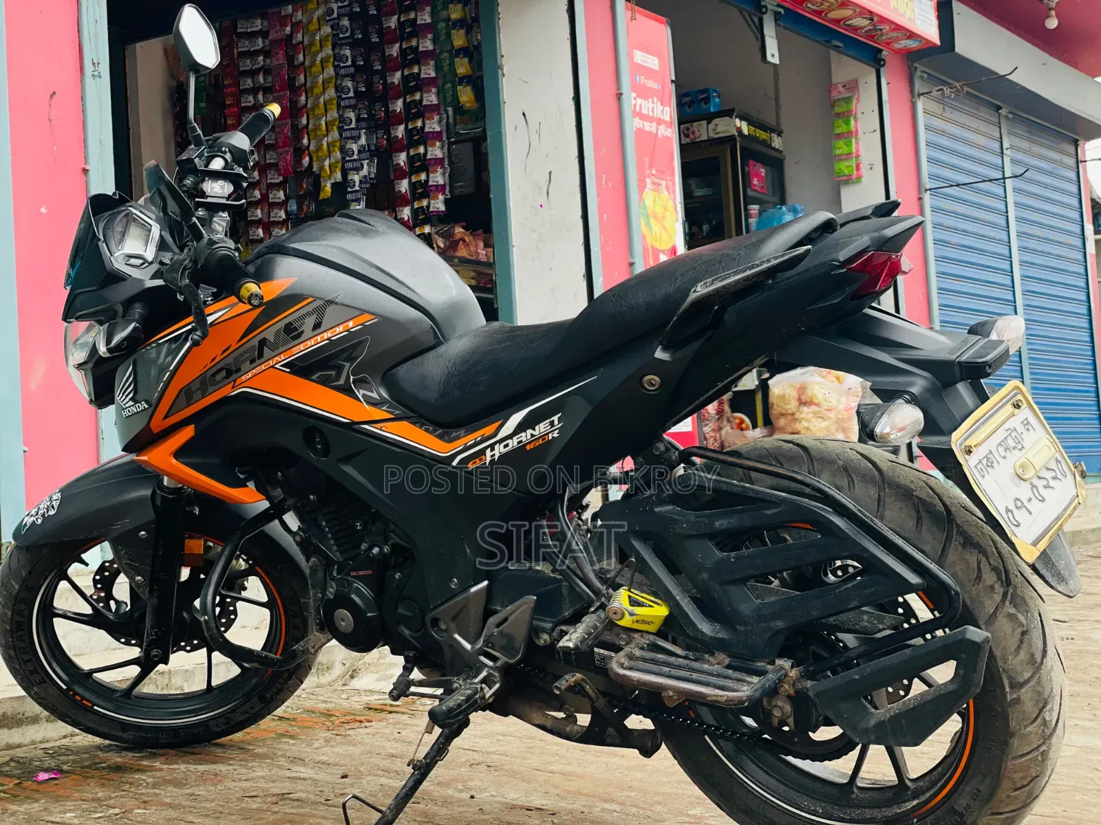 Honda Hornet 2022 Orange