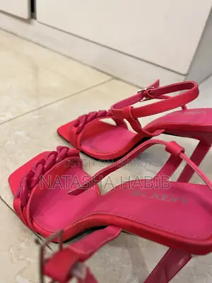 অ্যাপেক্স হিল একদম নতুন