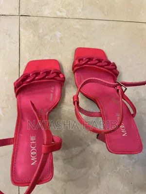 অ্যাপেক্স হিল একদম নতুন