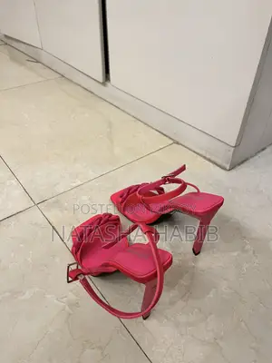 অ্যাপেক্স হিল একদম নতুন