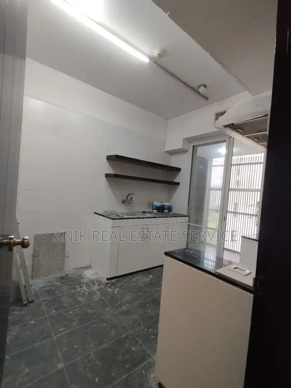 গুলশানের অনিক রিয়েল এস্টেটে ৩ বেডরুমের অ্যাপার্টমেন্ট ভাড়ার জন্য