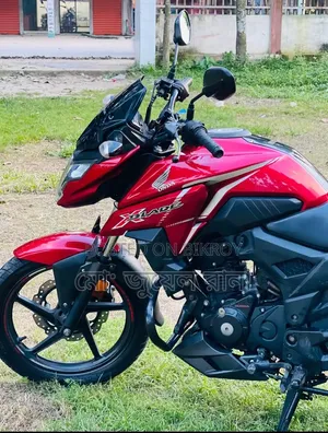 হোন্ডা এক্স ব্লেড ১৬০ ২০২৩ রেড