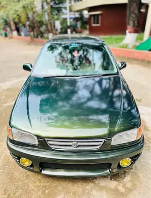 Toyota Corolla 2000 Green