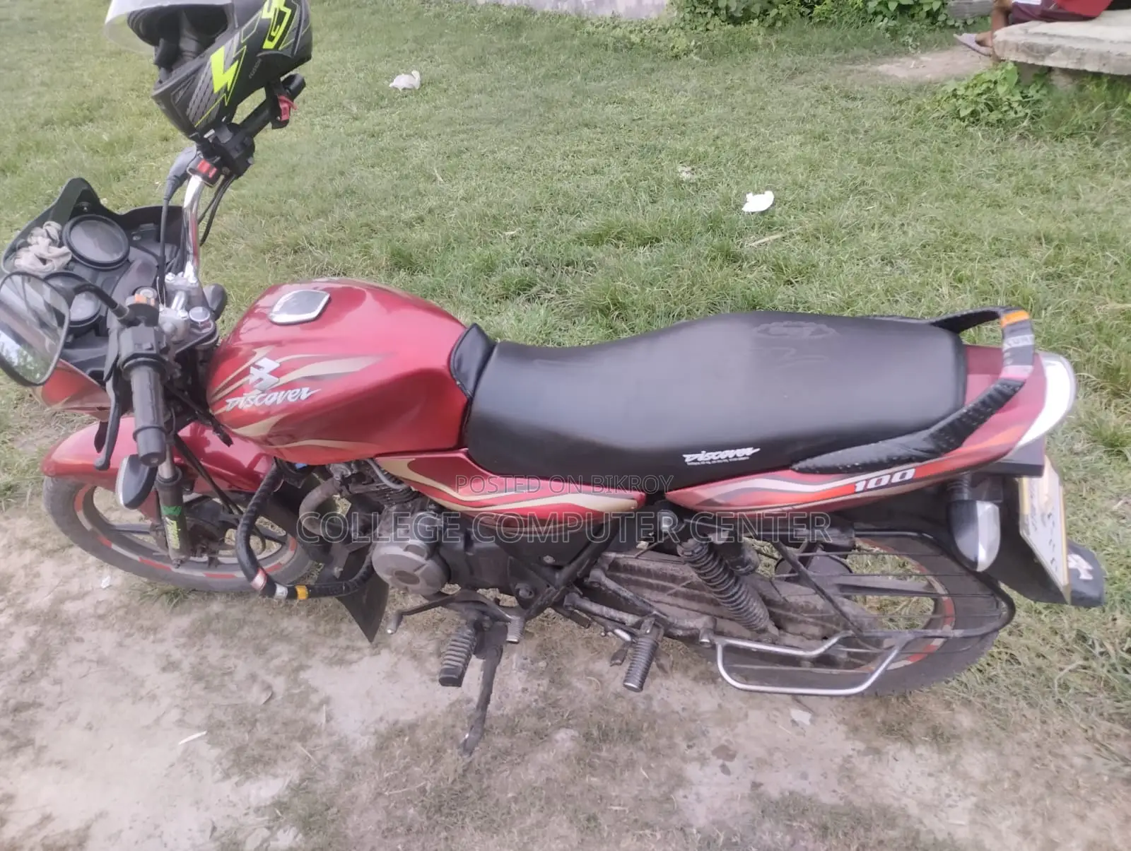 Bajaj Discover 100 2012 Red