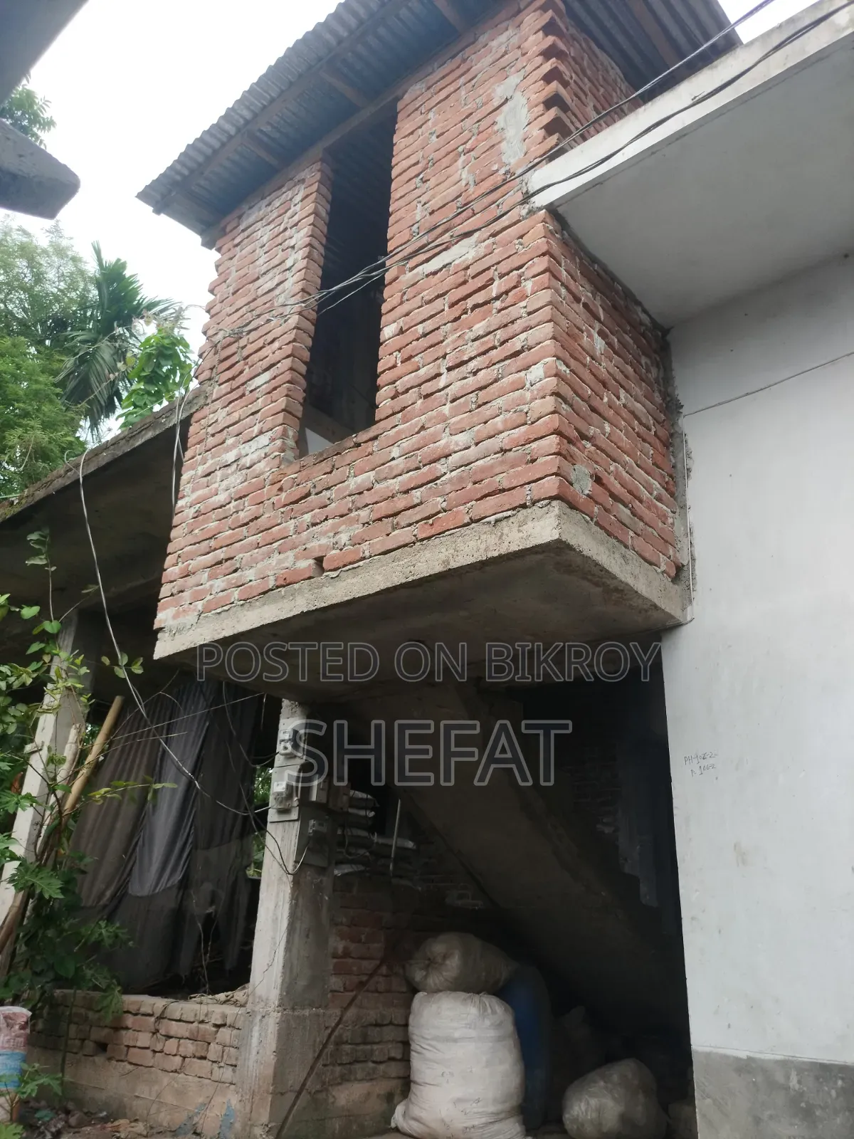 সাজানো ১২ বেডরুমের বাড়ি বাকেরগঞ্জে বিক্রয়ের জন্য
