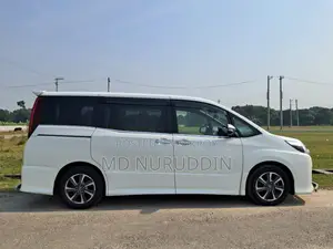 Toyota Noah 2.0 AWD (7 Seater) 2017 Pearl
