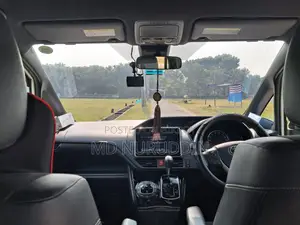 Toyota Noah 2.0 AWD (7 Seater) 2017 Pearl
