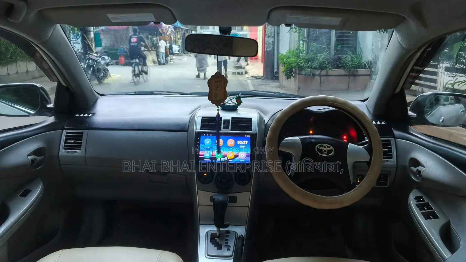 টয়োটা অ্যাক্সিও ২০১১ সাদা