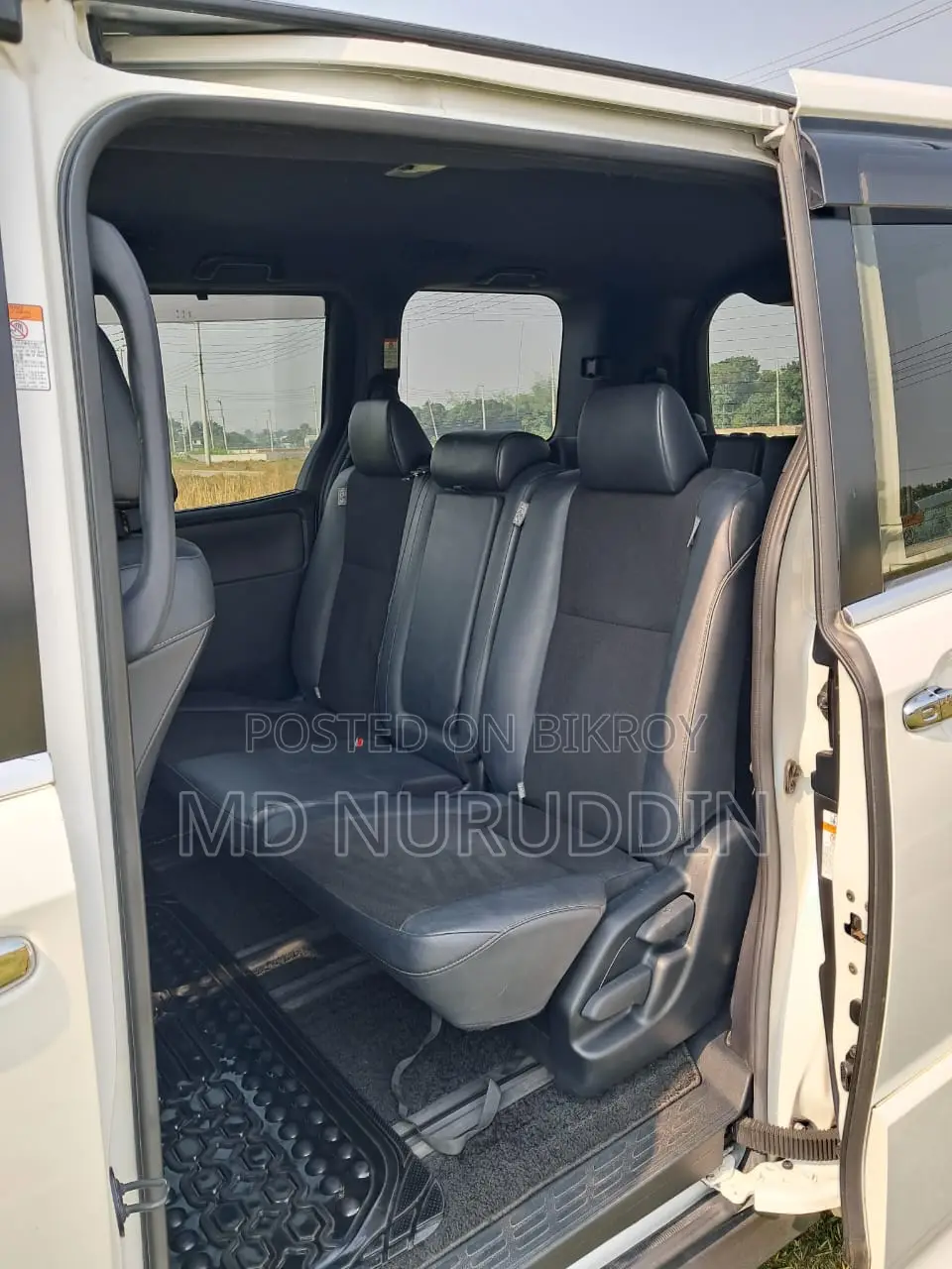 Toyota Noah 2.0 AWD (7 Seater) 2017 Pearl