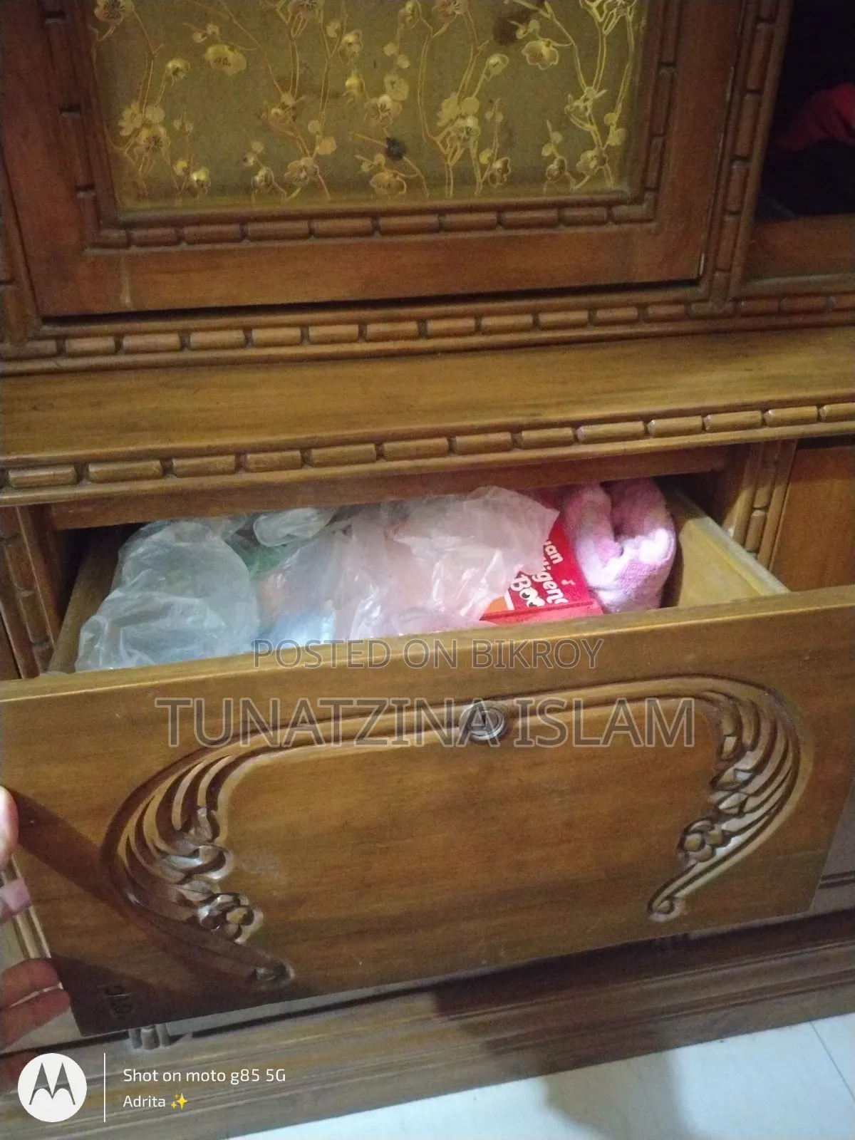 ৩ পার্ট ভালো মানের কাঠের শোকেস বিক্রয়