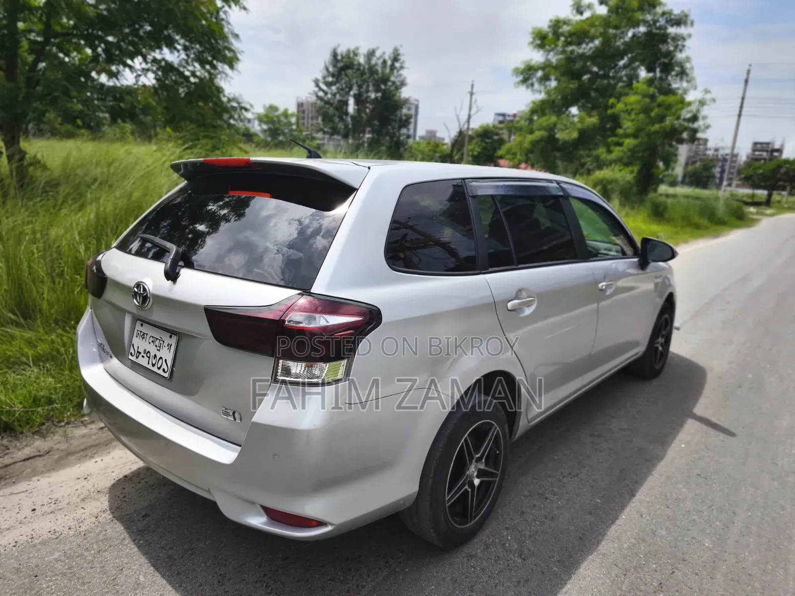 Toyota Corolla Fielder 1.5 Hybrid FWD 2019 Silver