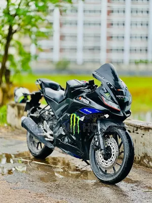 ইয়ামাহা আর১৫ ভি৩ ২০২০ কালো