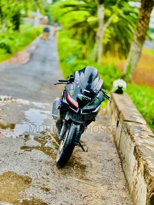 ইয়ামাহা আর১৫ ভি৩ ২০২০ কালো