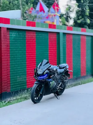 ইয়ামাহা আর১৫ ভি৩ ২০২০ কালো