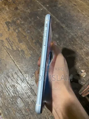 Apple iPhone XR 64 GB White