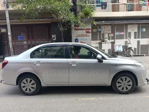 Toyota Axio 2016 Silver