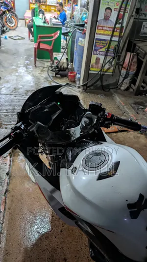 এইচ পাওয়ার সুপার-আর ২০১৮ হোয়াইট