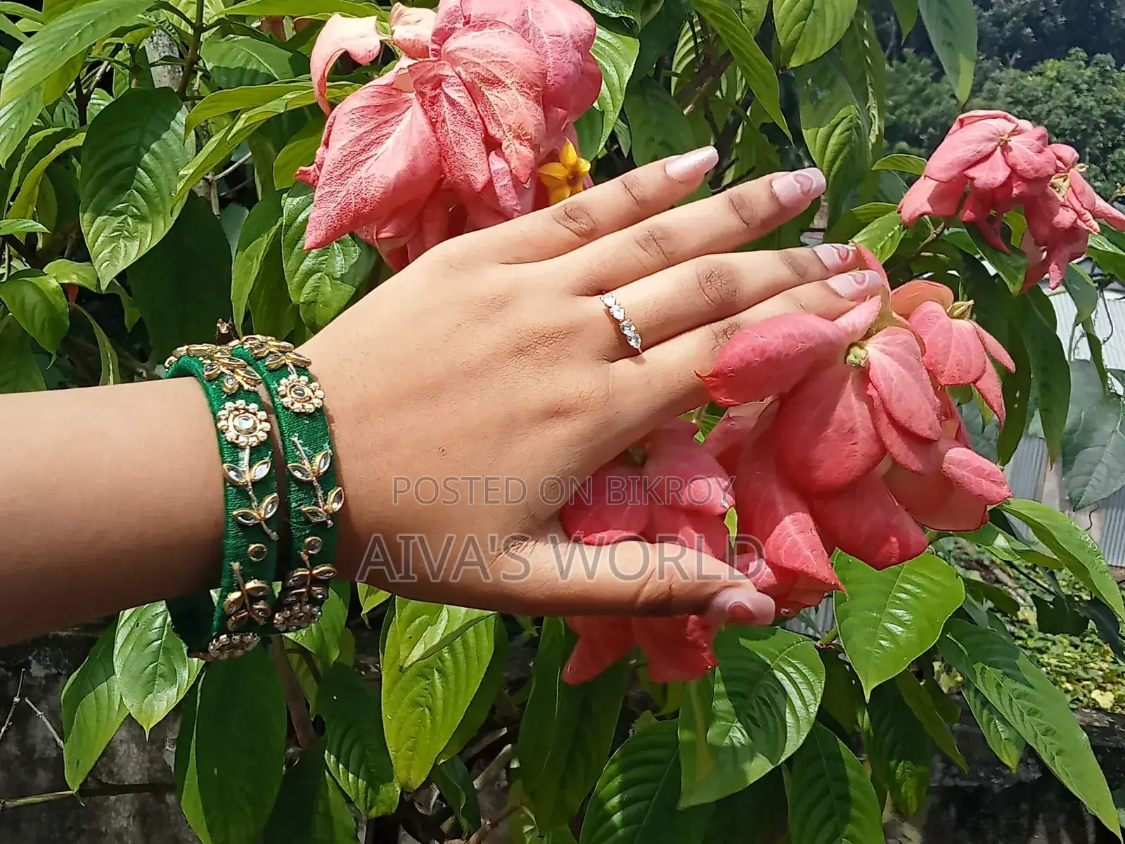 হ্যান্ডমেড চুড়ি