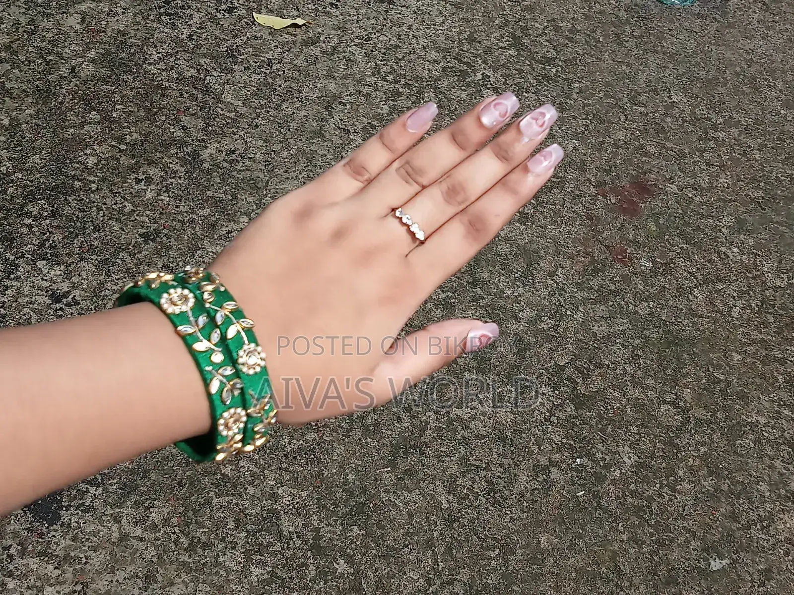 হ্যান্ডমেড চুড়ি