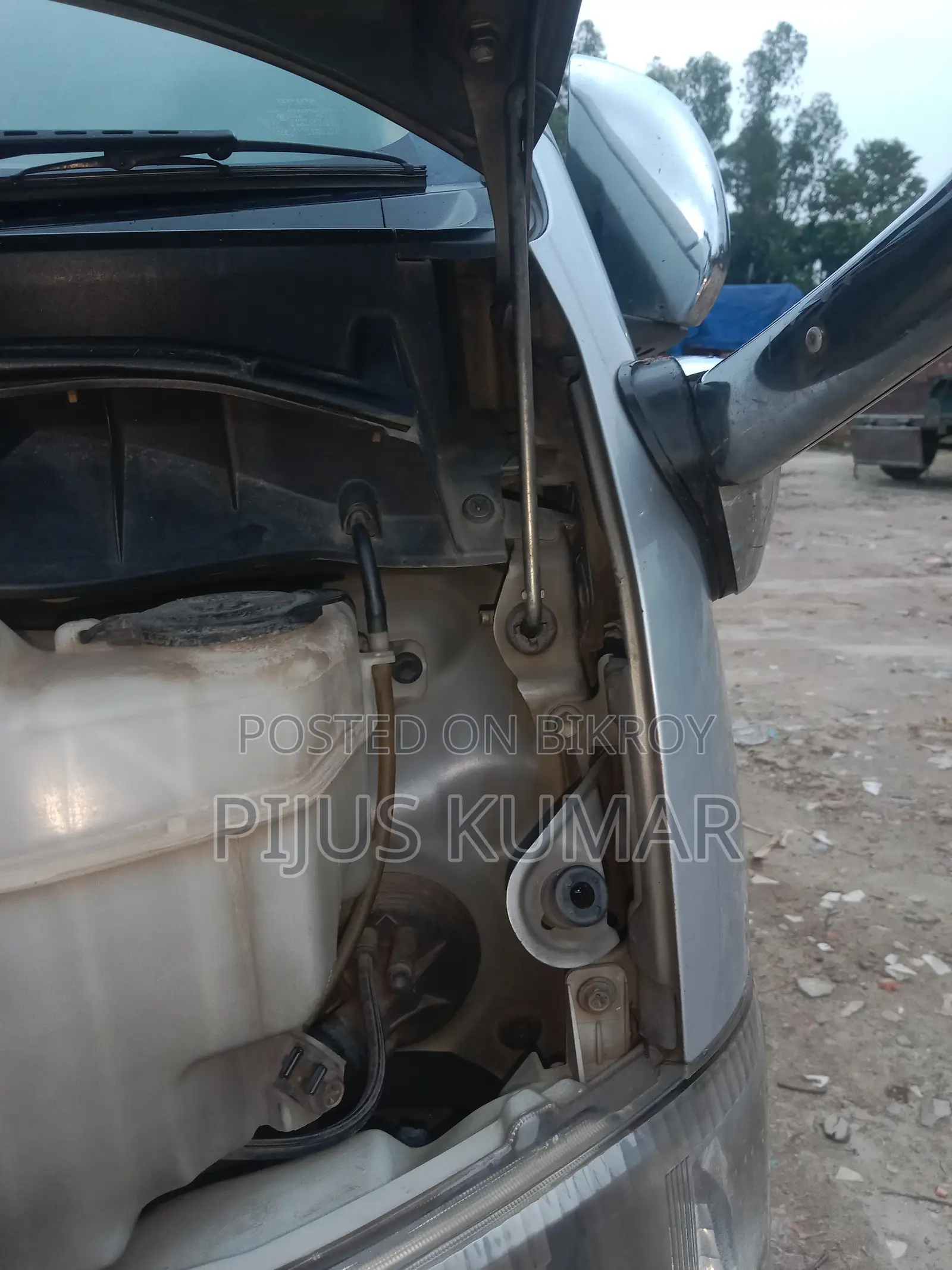 Toyota HiAce 2013