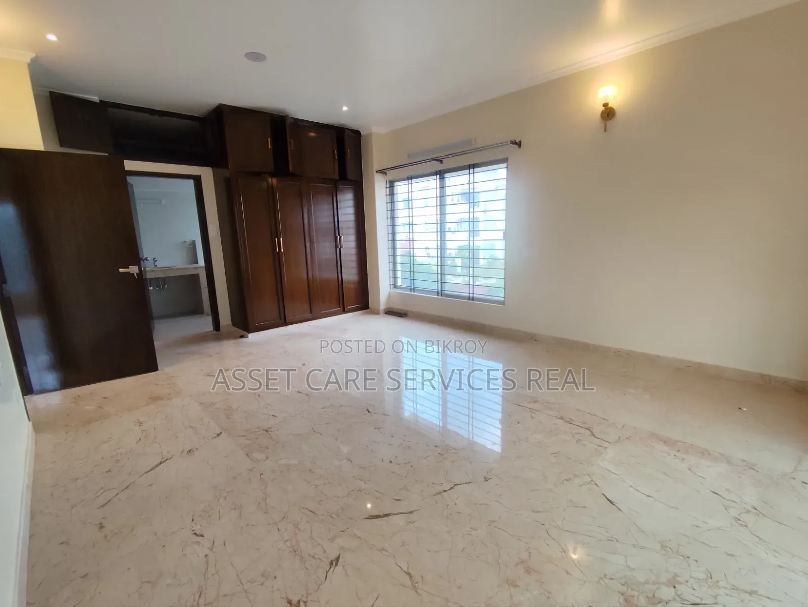 4 Bedroom Apartment in Gulshan for Rent
