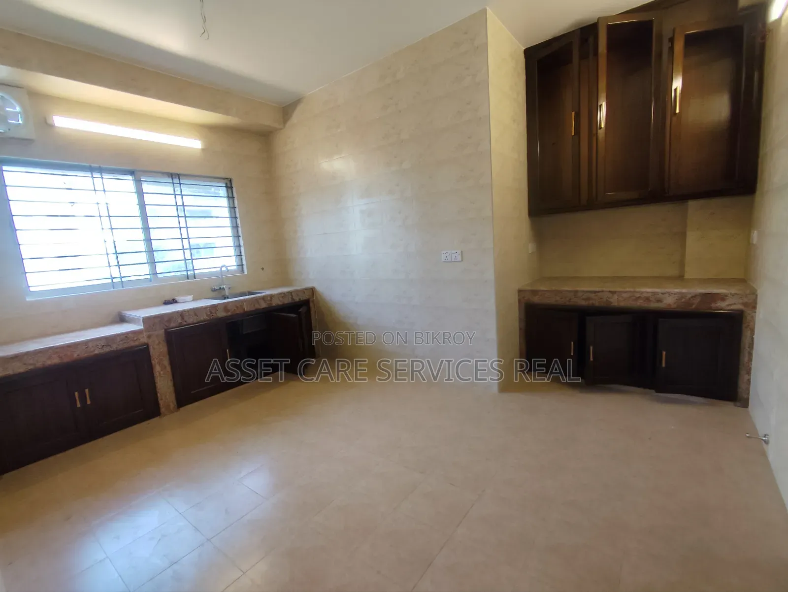 4 Bedroom Apartment in Gulshan for Rent