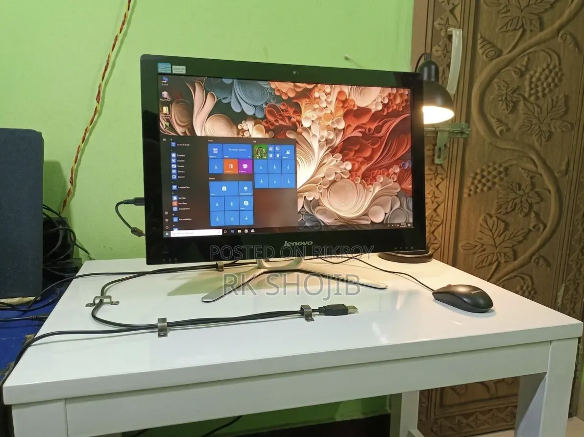Desktop Computer Lenovo 8GB Intel Core i3 HDD 500GB