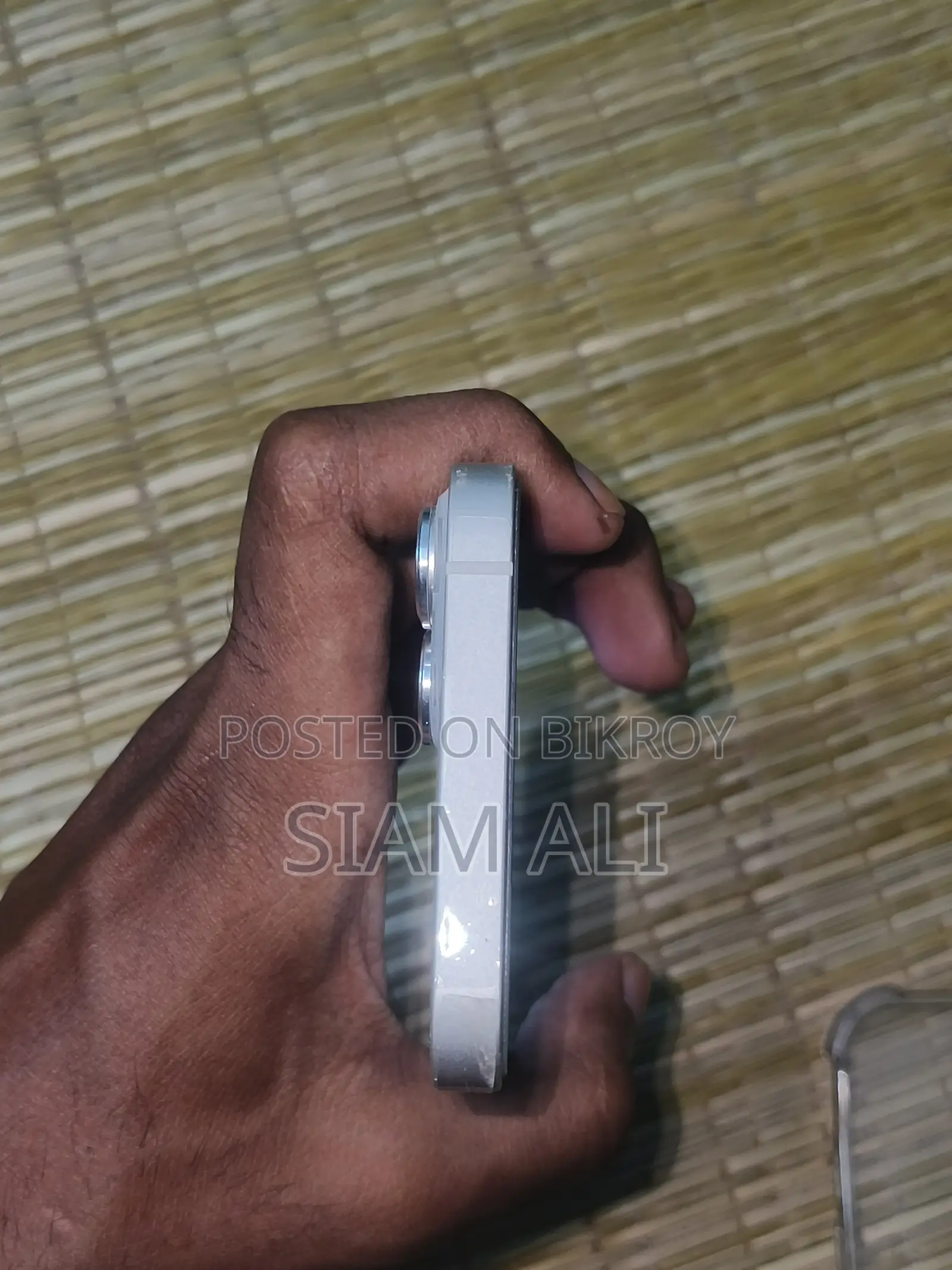 অ্যাপল আইফোন ১৩ ১২৮ জিবি হোয়াইট