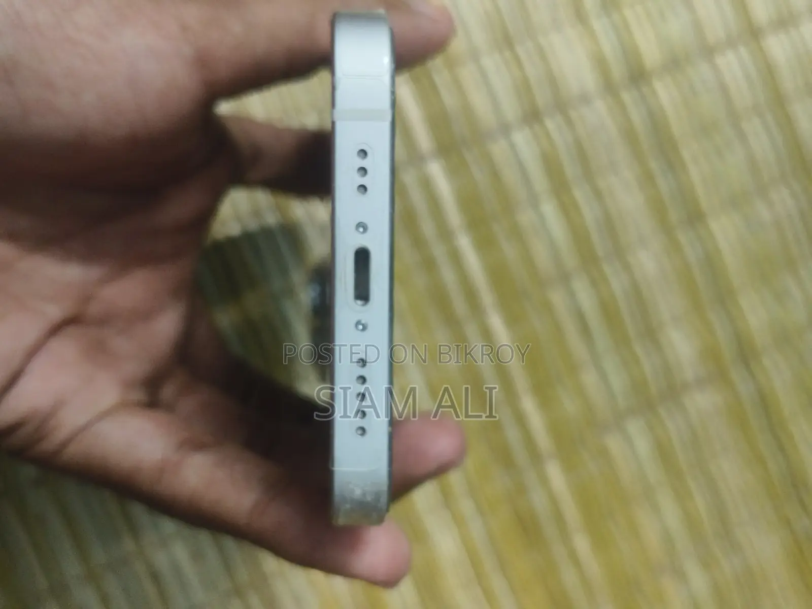 অ্যাপল আইফোন ১৩ ১২৮ জিবি হোয়াইট