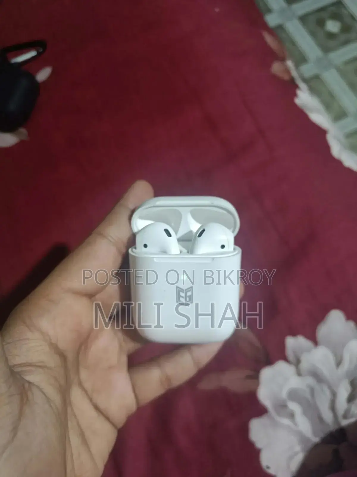 এয়ারপডস / ইয়ার বাডস