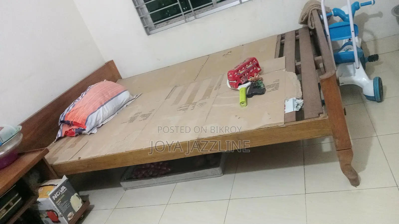 Shegun Wood Bed