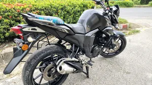 ইয়ামাহা এফজেডএস ভি২ ২০২৩ ব্ল্যাক
