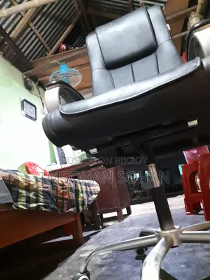 এক্সিকিউটিভ অফিস চেয়ার