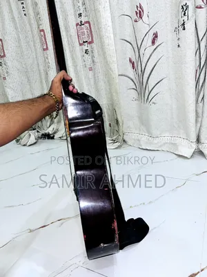 গিটার বিক্রি হবে